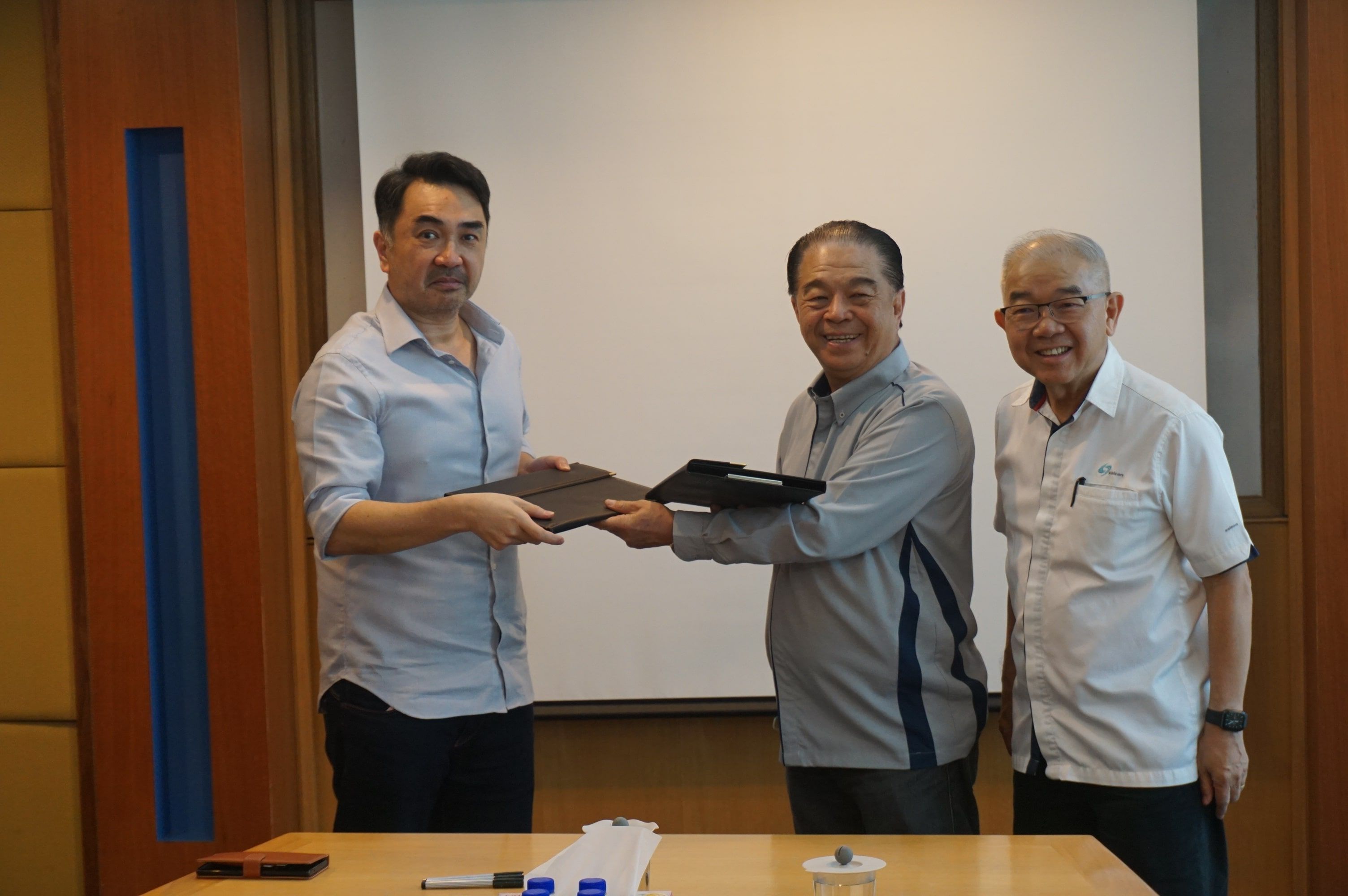 Salcon teams up with Exsim to build serviced apartments in JB
